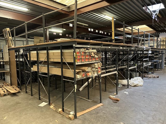 Entresolvloer 170m² + stellingen - afbeelding 4 van  8