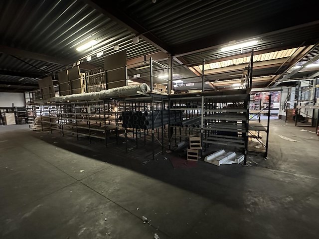 Entresolvloer 170m² + stellingen - afbeelding 5 van  8