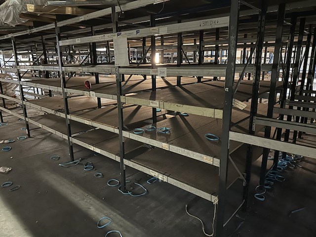 Entresolvloer 170m² + stellingen - afbeelding 6 van  8