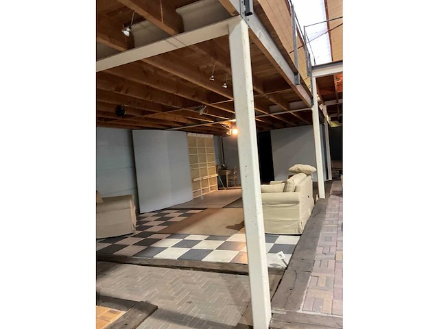 Entresolvloer verdieping hout/staal 330 m2 - afbeelding 23 van  35