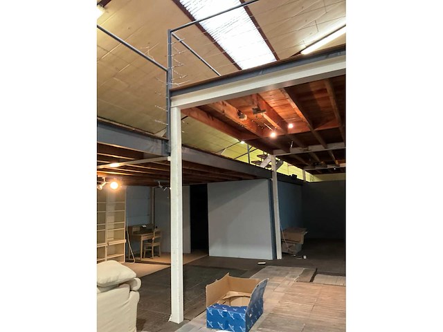 Entresolvloer verdieping hout/staal 330 m2 - afbeelding 24 van  35