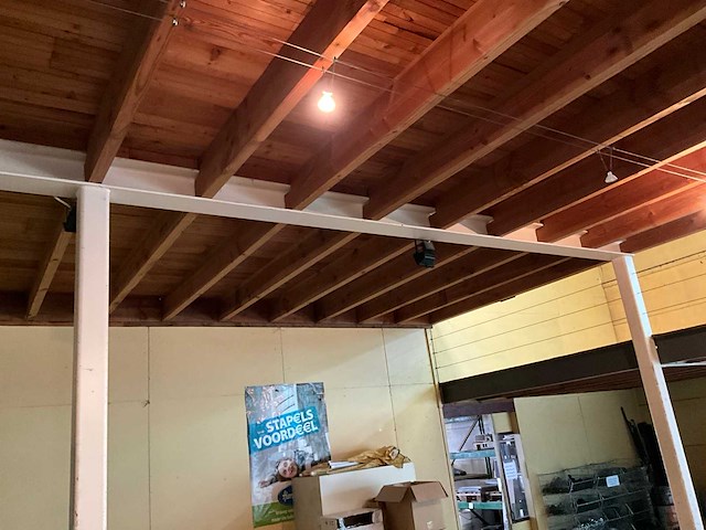 Entresolvloer verdieping hout/staal 330 m2 - afbeelding 29 van  35