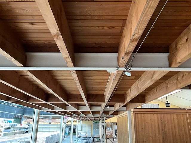 Entresolvloer verdieping hout/staal 330 m2 - afbeelding 31 van  35