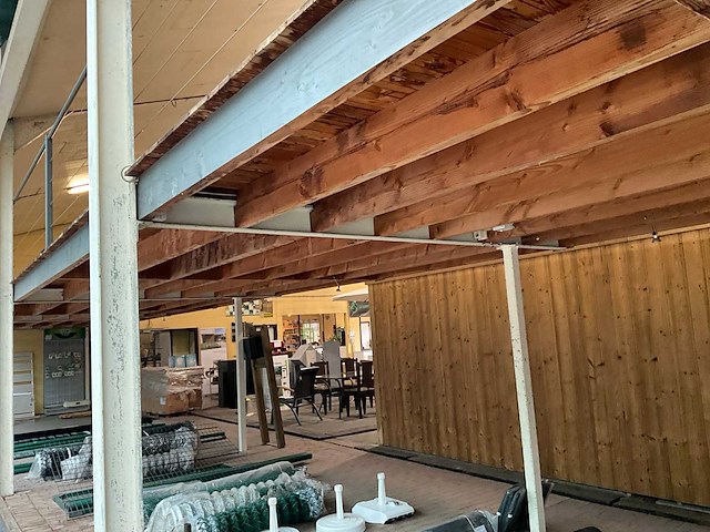 Entresolvloer verdieping hout/staal 330 m2 - afbeelding 32 van  35