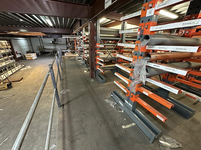 Entrsolvloer +- 168m² + stellingen - afbeelding 8 van  19