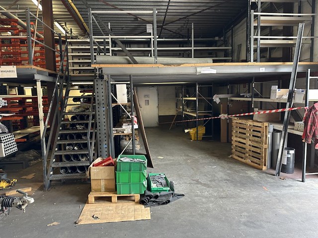 Entrsolvloer +- 168m² + stellingen - afbeelding 16 van  19