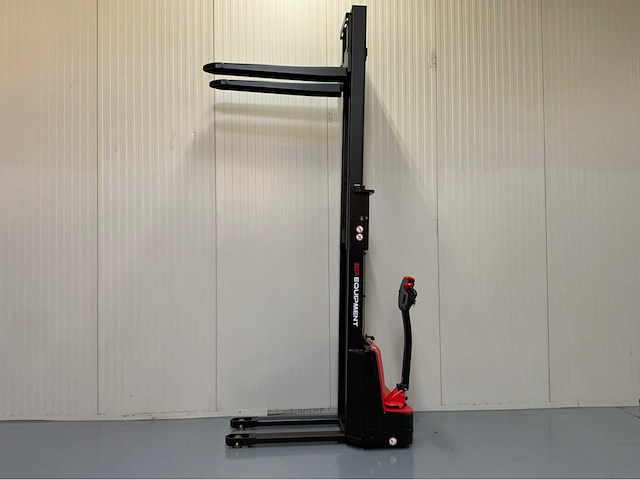 Ep - est 3,0 meter stapelaar - ingebouwde lader - 1500 kg - 2026 - afbeelding 16 van  18