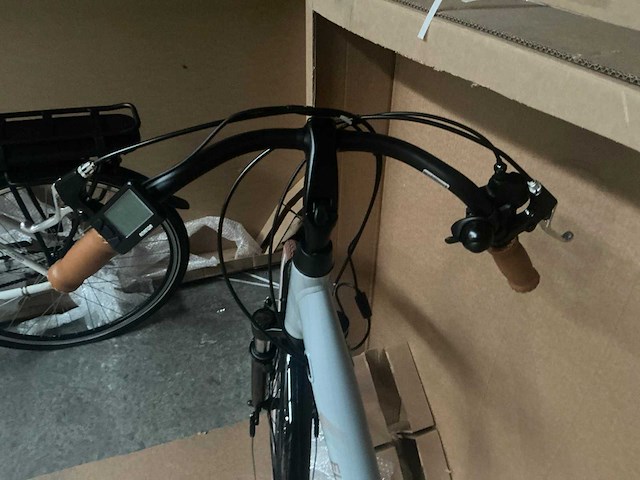 Epona eluxo 28" electrische fiets ongebruikt (2x) - afbeelding 3 van  8