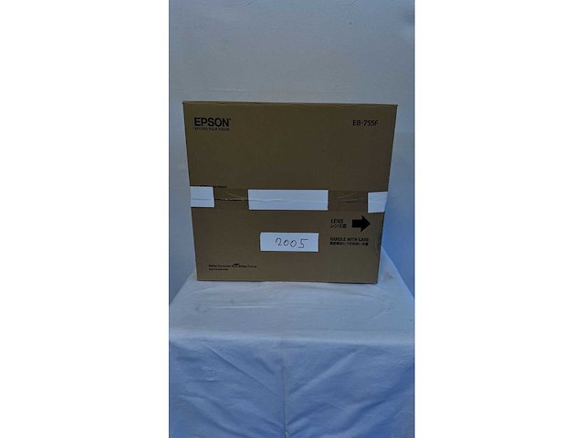 Epson - eb-755f projector ultra short throw - video - afbeelding 1 van  3