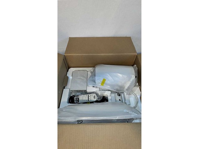 Epson - ev - 100 projector - beamer - afbeelding 4 van  5
