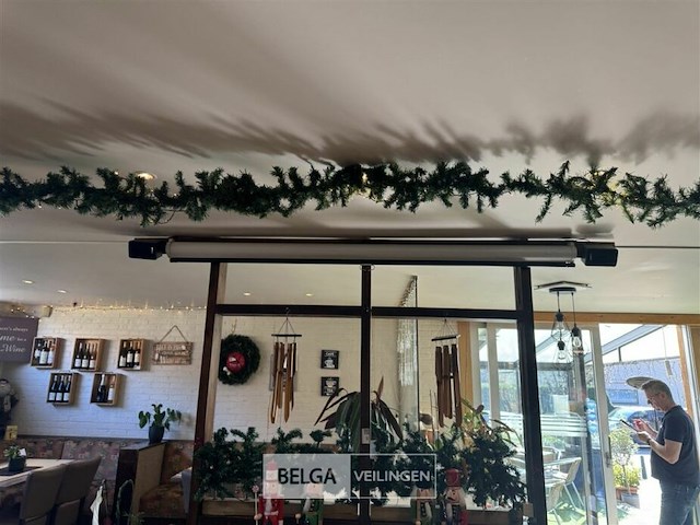 Epson beamer met scherm - afbeelding 6 van  15