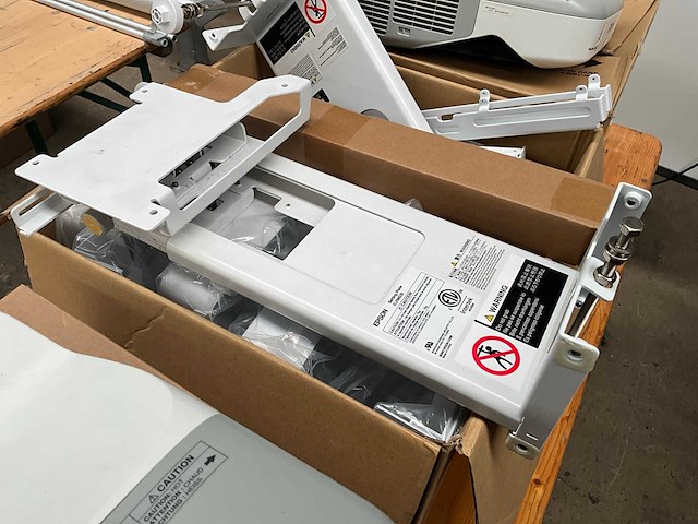 Epson eb-475wi beamer (2x) - afbeelding 4 van  4