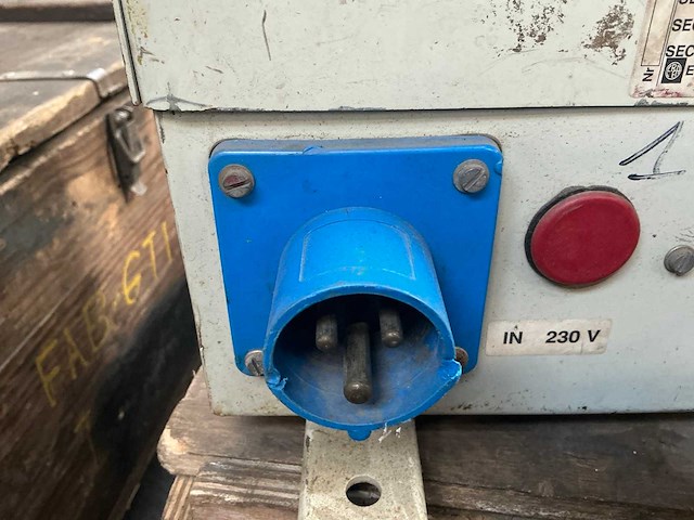 Erea 41 tf 334 transformator - afbeelding 3 van  5