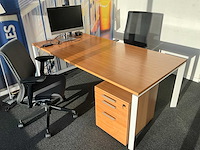 Ergonomische bureaustoel (2x) + bureau - afbeelding 1 van  13