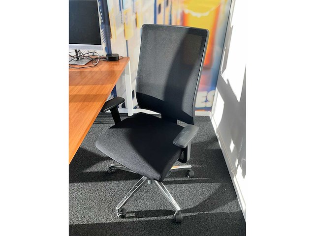 Ergonomische bureaustoel (2x) + bureau - afbeelding 6 van  13