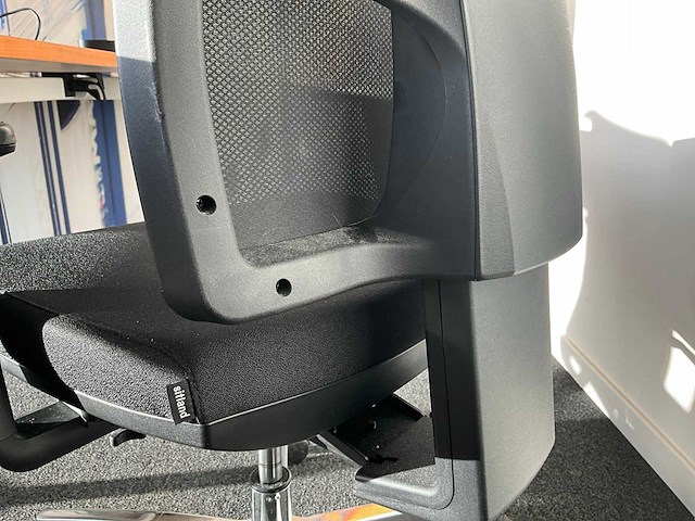 Ergonomische bureaustoel (2x) + bureau - afbeelding 8 van  13