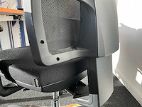 Ergonomische bureaustoel (2x) + bureau - afbeelding 8 van  13