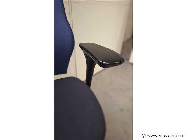 Ergonomische bureaustoel kinnarps plus(6) - afbeelding 2 van  13