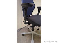 Ergonomische bureaustoel kinnarps plus(6) - afbeelding 4 van  13