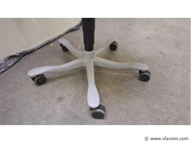 Ergonomische bureaustoel kinnarps plus(6) - afbeelding 5 van  13