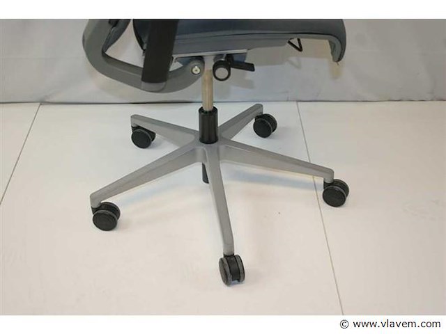 Ergonomische bureaustoel steelcase think - afbeelding 4 van  8