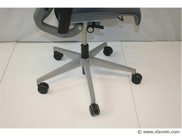 Ergonomische bureaustoel steelcase think - afbeelding 4 van  8