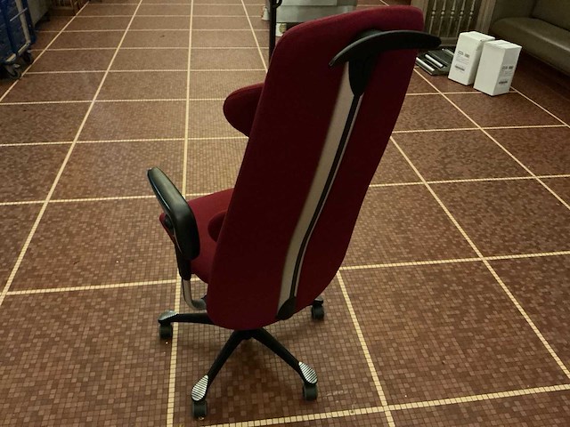 Ergonomische directiestoel / bureaustoel met hoge rugleuning – rood - afbeelding 5 van  8
