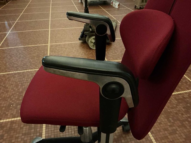 Ergonomische directiestoel / bureaustoel met hoge rugleuning – rood - afbeelding 7 van  8