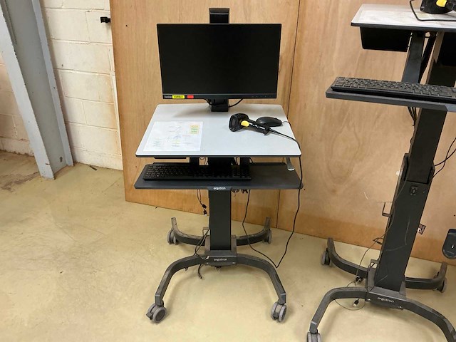 Ergotron mobiel werkstation voor computers (3x) - afbeelding 17 van  20