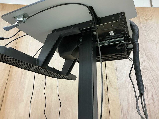 Ergotron mobiel werkstation voor computers (3x) - afbeelding 13 van  20