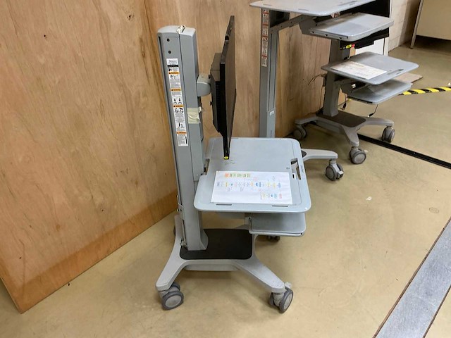 Ergotron mobiel werkstation voor computers (3x) - afbeelding 2 van  14