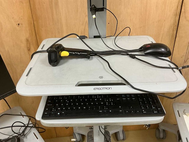 Ergotron mobiel werkstation voor computers (3x) - afbeelding 11 van  15