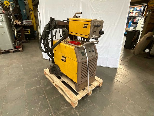 Esab - 1997 - law 410w + meh 44b - mig lasapparaat - afbeelding 1 van  8