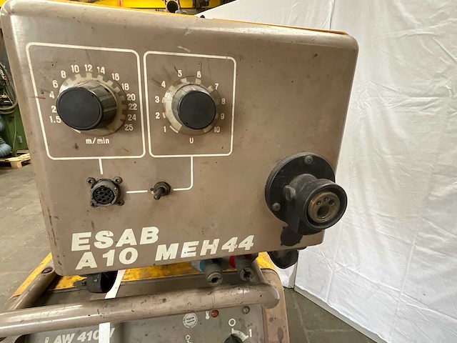 Esab - 1997 - law 410w + meh 44b - mig lasapparaat - afbeelding 2 van  8