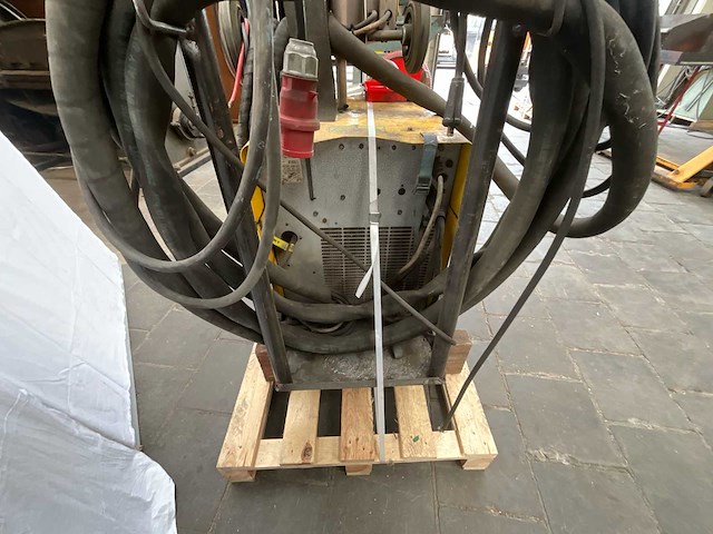 Esab - 1997 - law 410w + meh 44b - mig lasapparaat - afbeelding 7 van  8