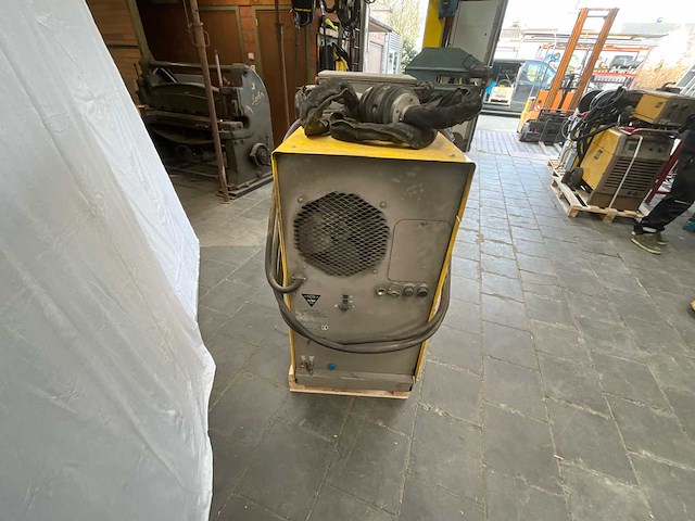 Esab - precision plasma 100a - plasmasnijmachine - afbeelding 10 van  12