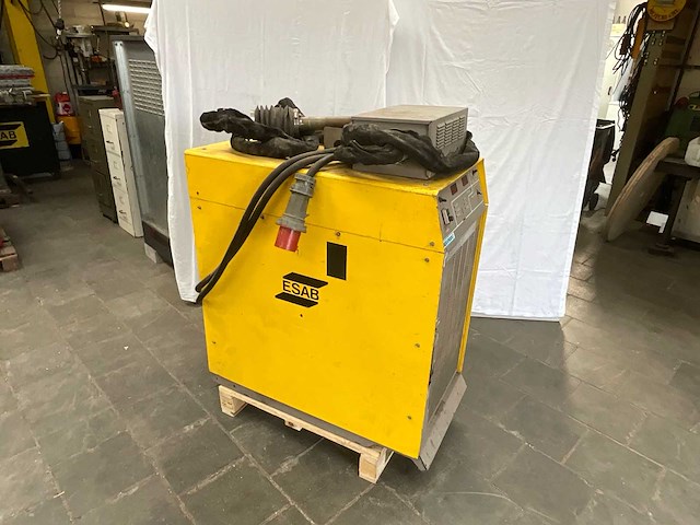Esab - precision plasma 100a - plasmasnijmachine - afbeelding 1 van  12