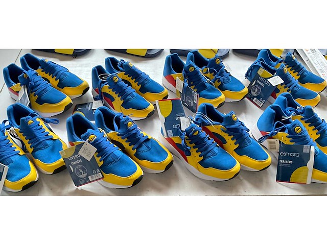 Esmara limited lidl fan collectie sneakers diverse maten (8x) - afbeelding 1 van  10