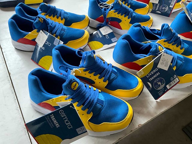 Esmara limited lidl fan collectie sneakers diverse maten (8x) - afbeelding 3 van  10