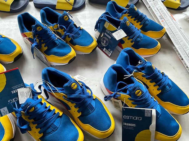 Esmara limited lidl fan collectie sneakers diverse maten (8x) - afbeelding 5 van  10