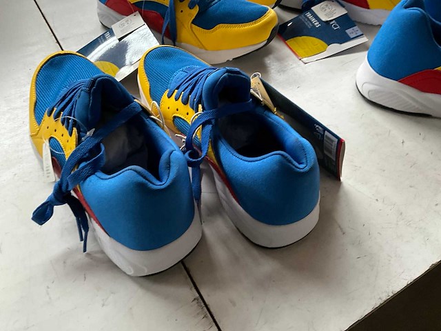 Esmara limited lidl fan collectie sneakers diverse maten (8x) - afbeelding 7 van  10