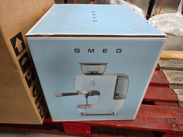 Espressomachine met koffiemolen smeg egf03creu - afbeelding 1 van  3