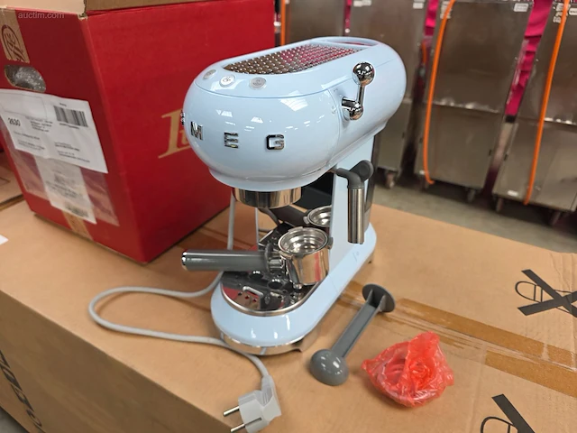Espressomachine smeg ecf01pbeu - afbeelding 1 van  6