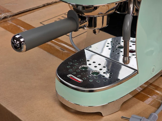 Espressomachine smeg ecf02pgeu - afbeelding 2 van  3
