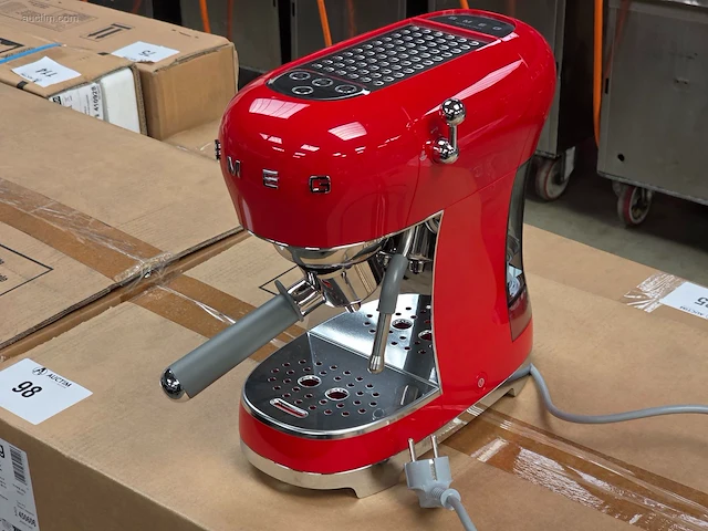Espressomachine smeg ecf02rdeu - afbeelding 1 van  3