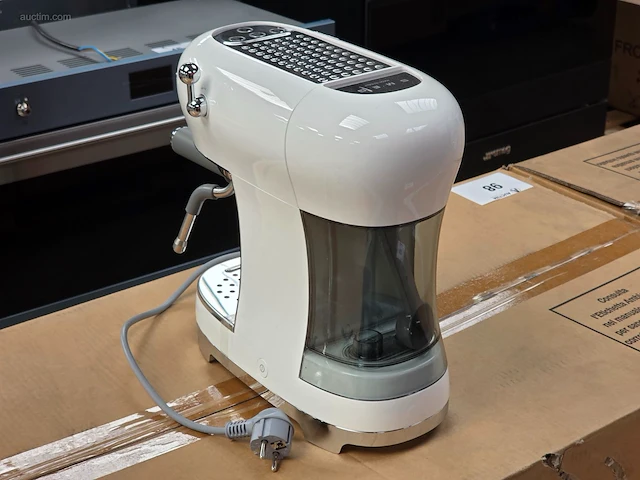 Espressomachine smeg ecf02wheu - afbeelding 3 van  4