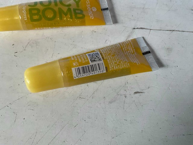 Essence juicy bomb mellow mango shiny lipgloss 10 ml (100x) - afbeelding 3 van  4