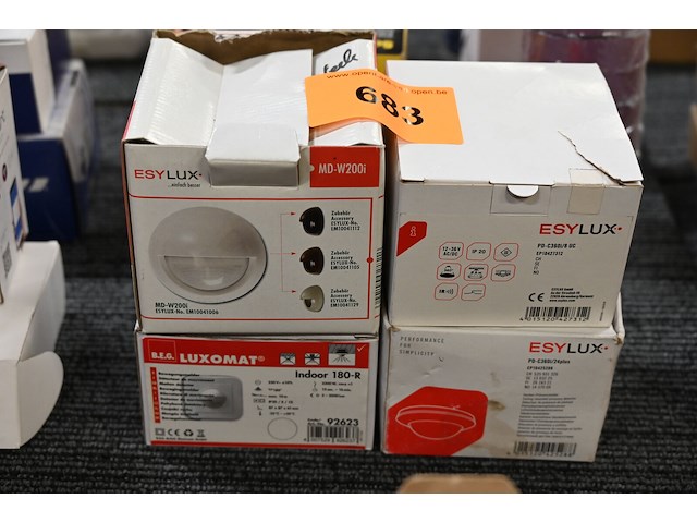 Esylux + luxomat bewegingsdetectoren - afbeelding 1 van  1