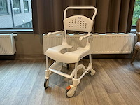 Etac verrijdbare toiletstoel - afbeelding 1 van  4