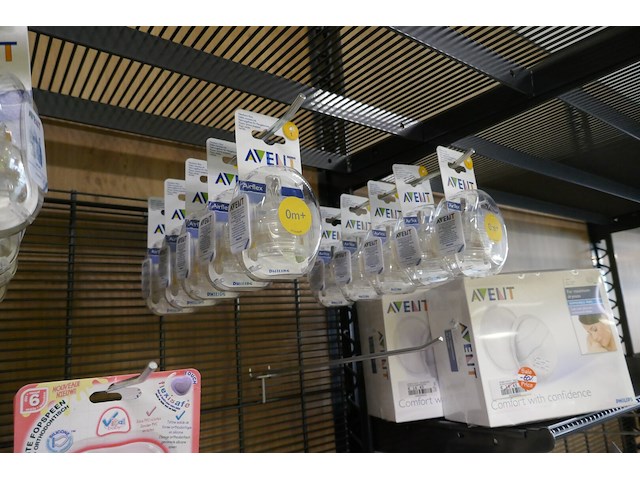 Eten en drinken voor baby's - afbeelding 4 van  6